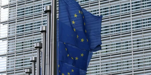 Euro Rebound Dari Level Terendah Enam Bulan Menjelang Data AS Dan Pidato Lagarde